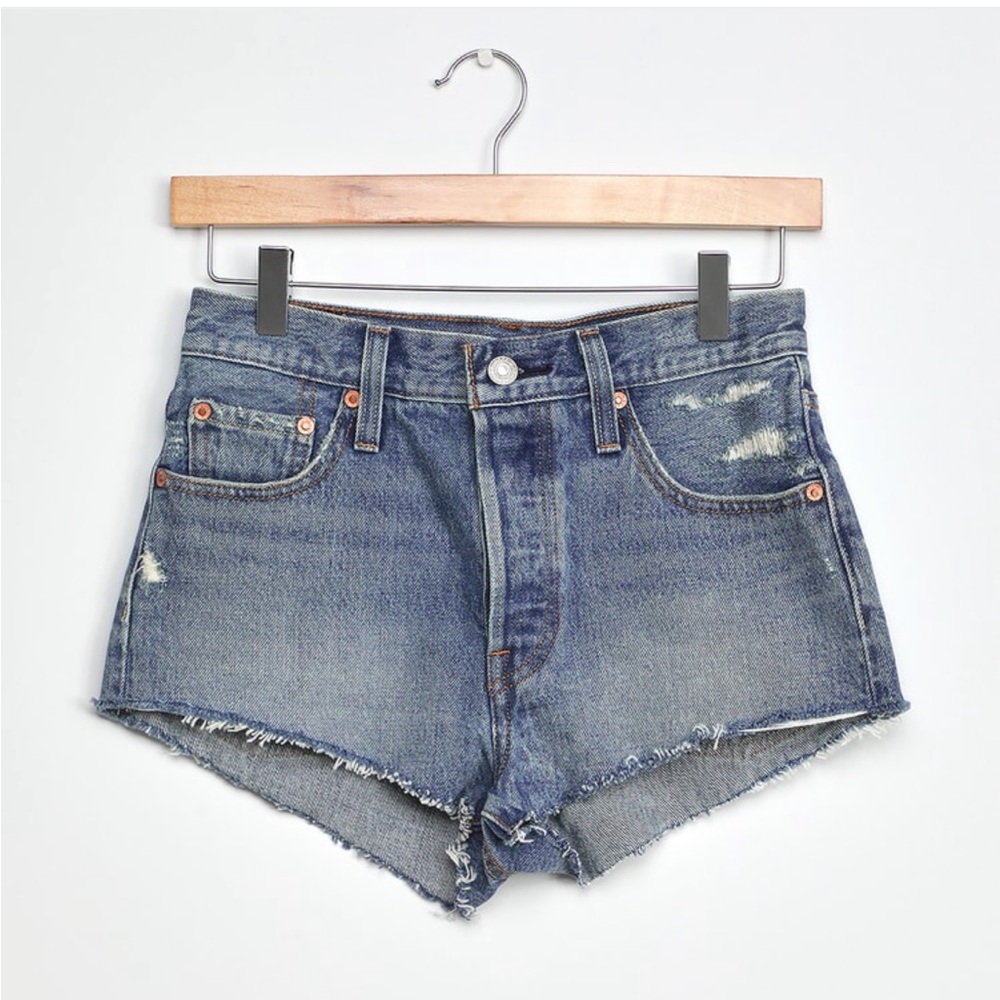 Levi’s Micro Jean Shorts High Waisted Medium Wash
501’s High Rise Short -